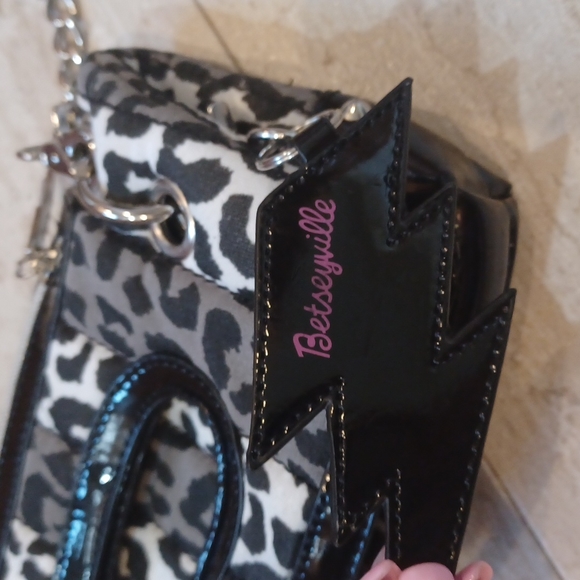 Unique Betsey Johnson Betseyville Quilted Foldover Clutch/Shoulder Bag - Picture 2 of 11